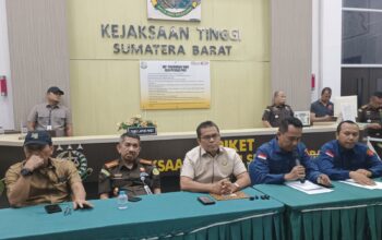 Kejati Sumbar Tahan Tiga Tersangka Dugaan Korupsi Robohnya Jembatan Sikabu yang di Pariaman 