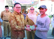 Pemko Bukittinggi bersama STPL Bekasi Serahkan Bantuan Atensi Untuk 82 PKM