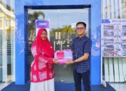 Sambut HUT RI ke-81, BRI Cabang Painan Bagikan Bendera Merah Putih