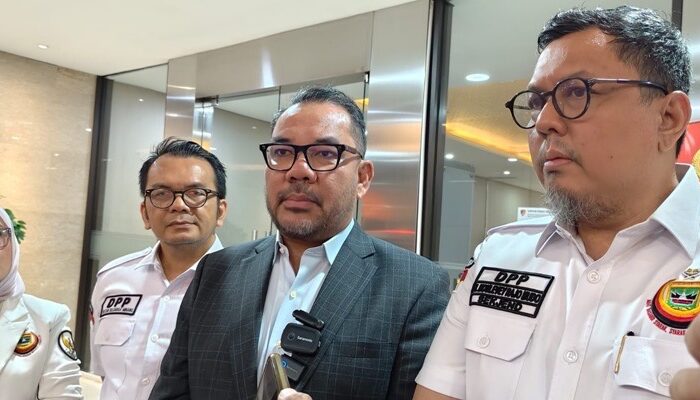 Abu Janda Dinilai Belum Tunjukkan Itikad Baik, DPP IKM Serahkan Bukti Tambahan ke Bareskrim Polri
