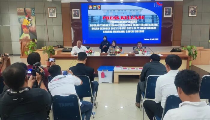 Buntut Kasus Kredit Fiktif Bank Nagari Siberut, Kepala OJK Sumbar Diperiksa Kejati