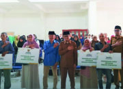 Wawako dan Baznas Salurkan Zakat untuk 61 Mustahik Bukittinggi