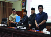 Wali Kota Bukittinggi Hantarkan Perubahan KUA-PPAS 2026 dan Ranperda Tentang Perubahan Pajak Daerah dan Retribusi Daerah Serta Pandangan Umum 6 Fraksi