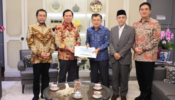 DPD RI Sampaikan Undangan ke Kediaman Jusuf Kalla untuk Hadiri Sidang Bersama