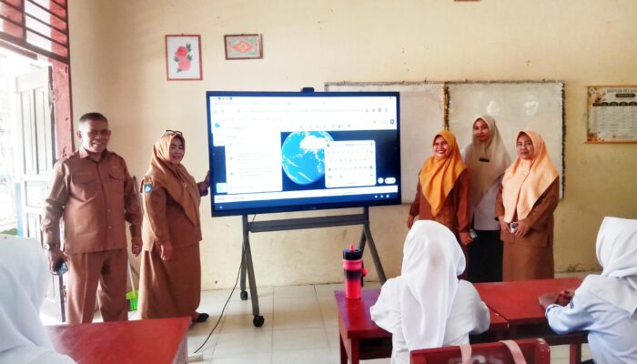Tingkatkan Kualitas Proses Belajar Mengajar, SMPN 2 Bayang Pesisir Selatan Terapkan Pembelajaran Berbasis Digital