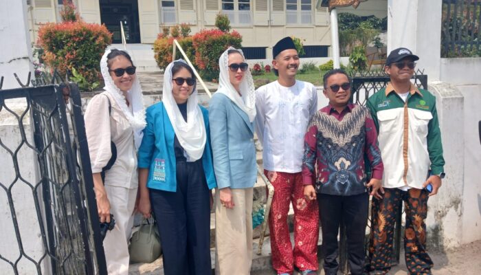 Menpar Widiyanti Boyong Putrinya ke Koto Gadang