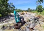 Tiga Alat Berat Dikerahkan untuk Normalisasi Sungai Batang Guo Kuranji