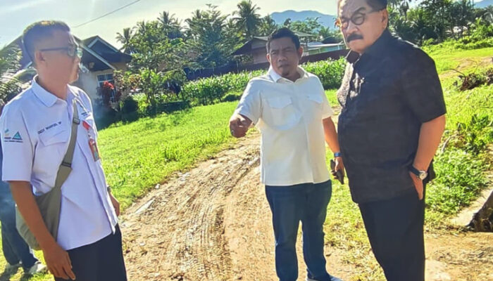 Shadiq Pasadigoe Datangi Petani Korong Gadang