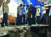 Wako Bukittinggi Tinjau Revitalisasi Drainase Pasar Bawah, Pekerjaan Dilaksanakan di Malam Hari
