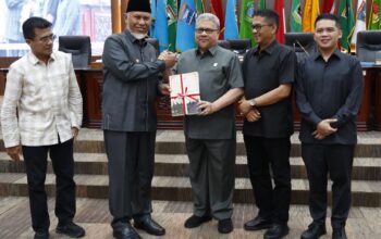 Gubernur Sumbar Sampaikan Nota Pengantar Ranperda Perubahan APBD Tahun 2026 di Hadapan Anggota DPRD