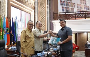 Disampaikan dalam Rapat Paripurna, Fraksi PDIP-PKB DPRD Sumbar Soroti Masih Rendahnya Kemandirian Fiskal Daerah