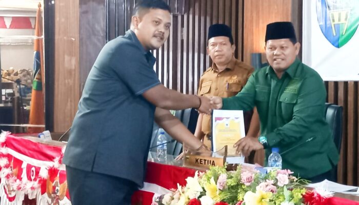 Seluruh Fraksi di DPRD Pesisir Selatan Ingatkan Pemkab Serius Tentukan Arah Pembangunan di Daerah Itu