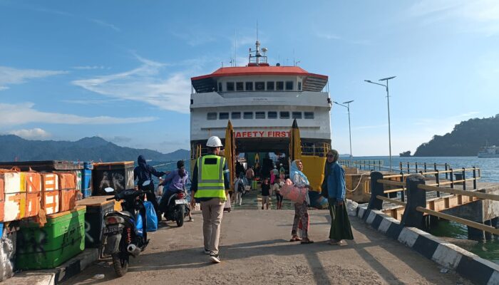 KMP Ambu-Ambu, Jembatan Laut Penjaga Rantai Pasok Pangan di Mentawai