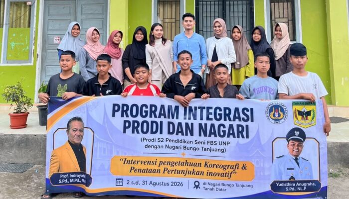 Pendidikan Seni UNP Tata Pertunjukan Inovatif Berbasis Ekonomi Kreatif dan Industri Hiburan di Nagari Bungo Tanjuang