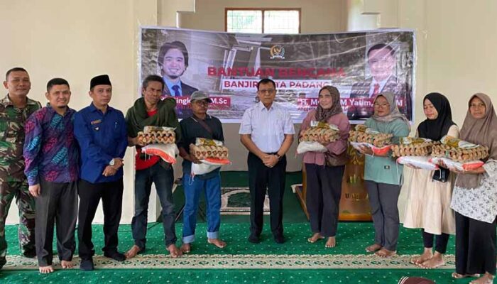 Senator Muslim M Yatim Salurkan Bantuan  di Kampung Apa Padang