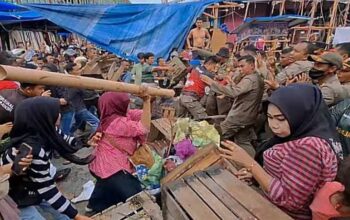 Penertiban Pasar Raya Padang, One-one Amuk Satpol PP