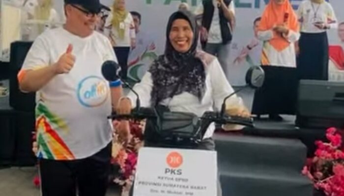 Meriah, Jalan Sehat Bersama Parlemen Semarakkan Hari Jadi ke-81 Sumbar, UMKM dan Kuliner Lokal pun Dilibatkan