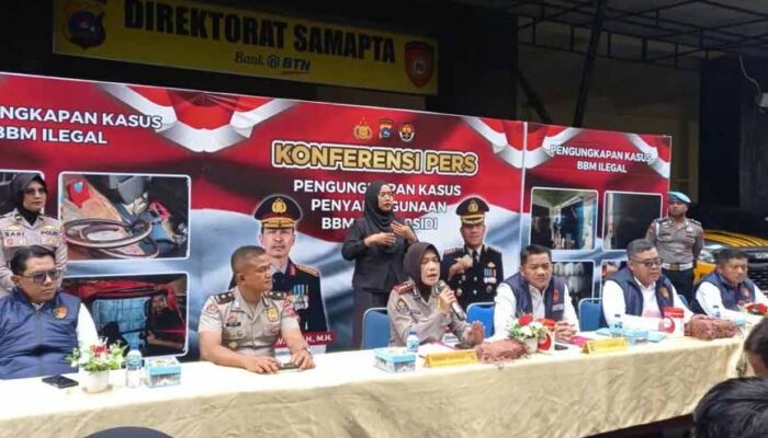 BBM Langka, 25 ‘Pemain Minyak’  Sumbar Raup Untung Rp15 ribu/ltr